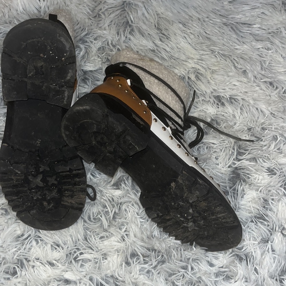 Boots🥾 - Picture 3 of 3